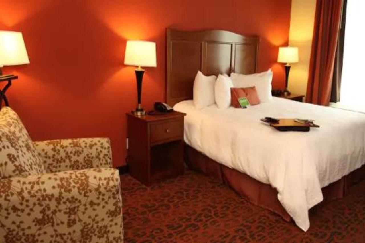 Hampton Inn & Suites Bastrop Extérieur photo