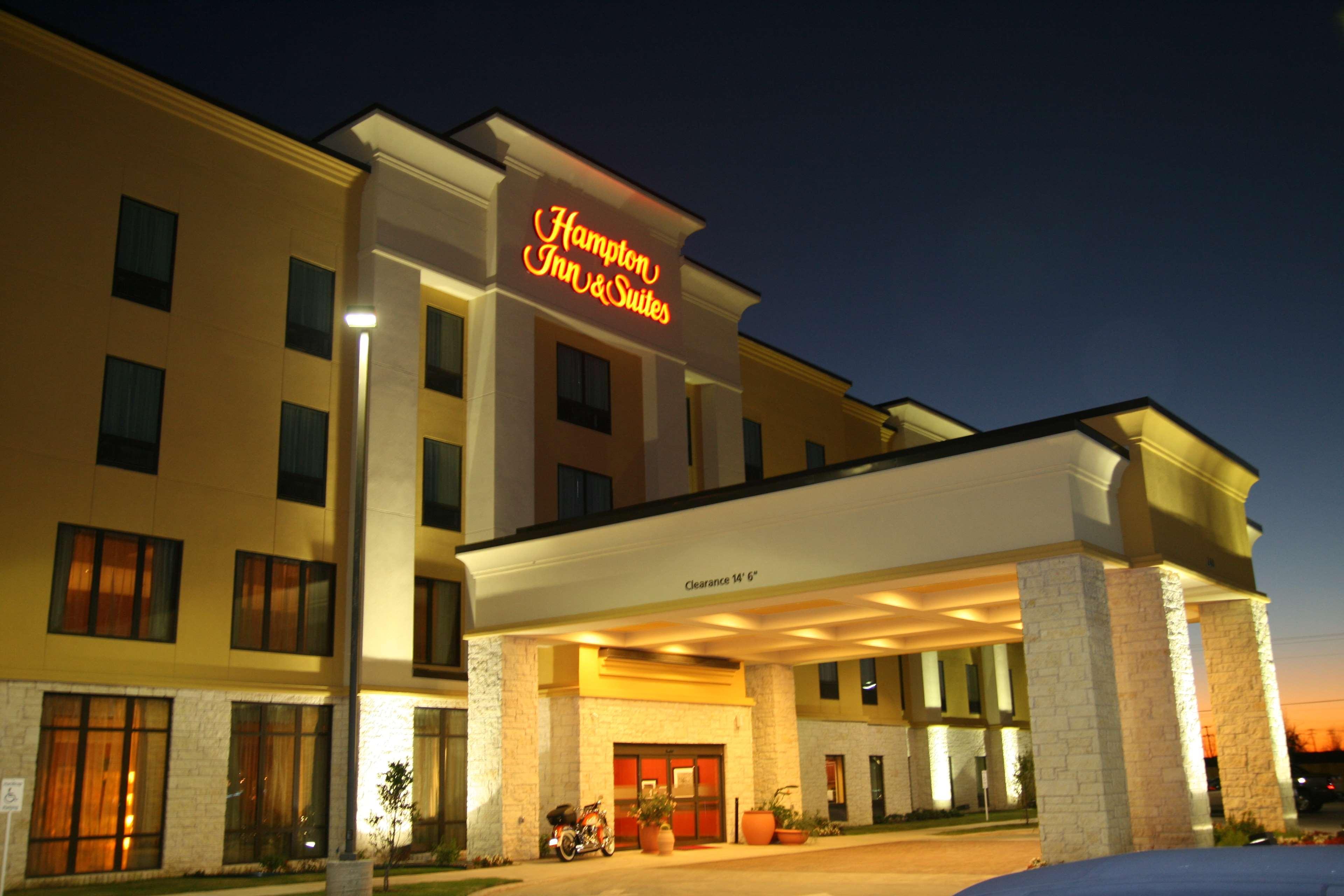 Hampton Inn & Suites Bastrop Extérieur photo
