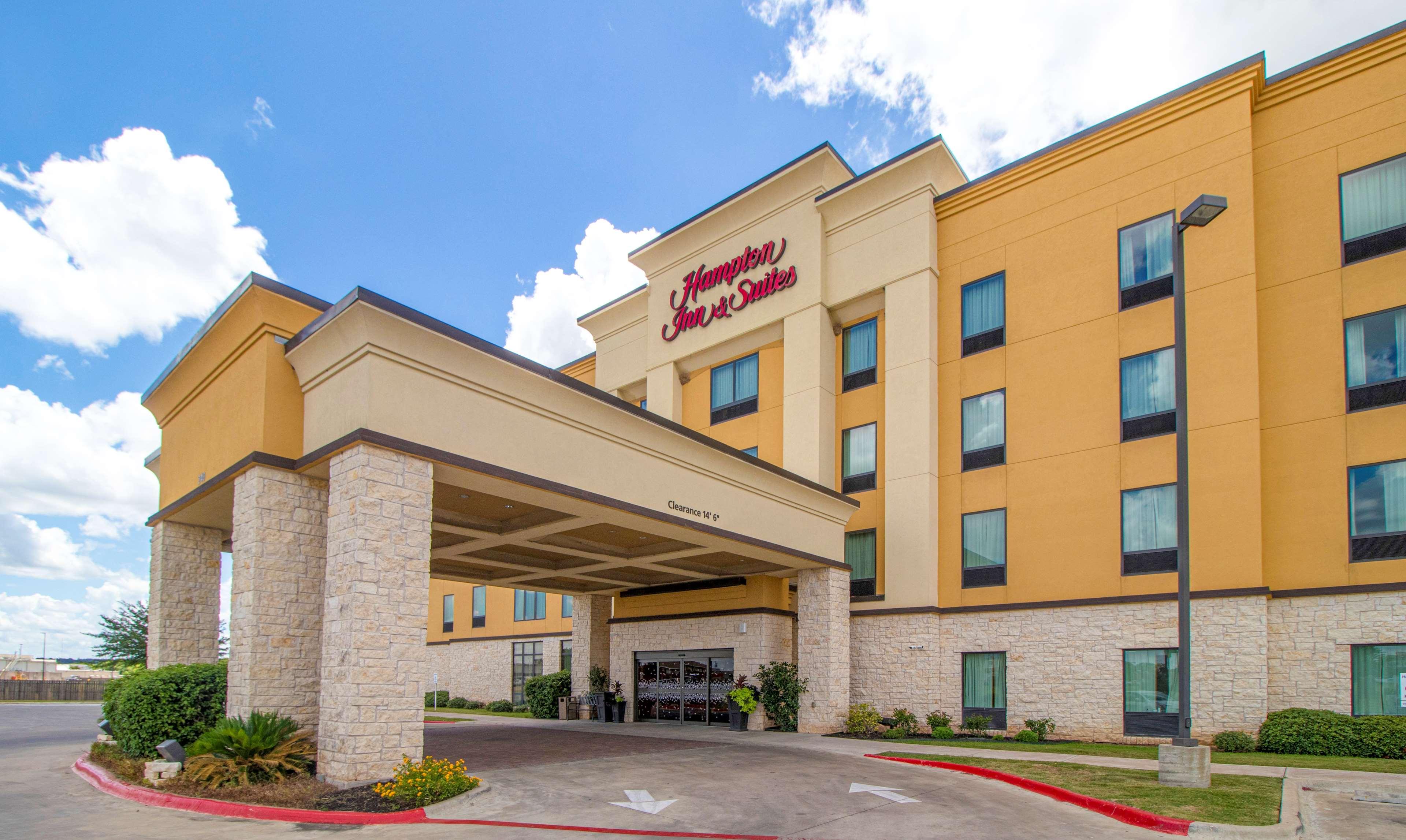 Hampton Inn & Suites Bastrop Extérieur photo